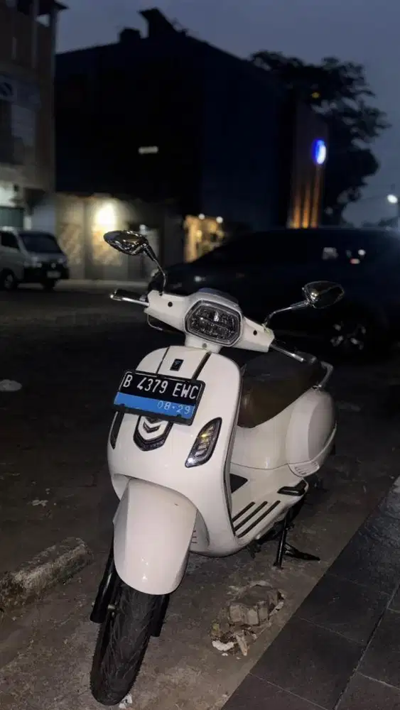 SMOOT ZUZU WHITE