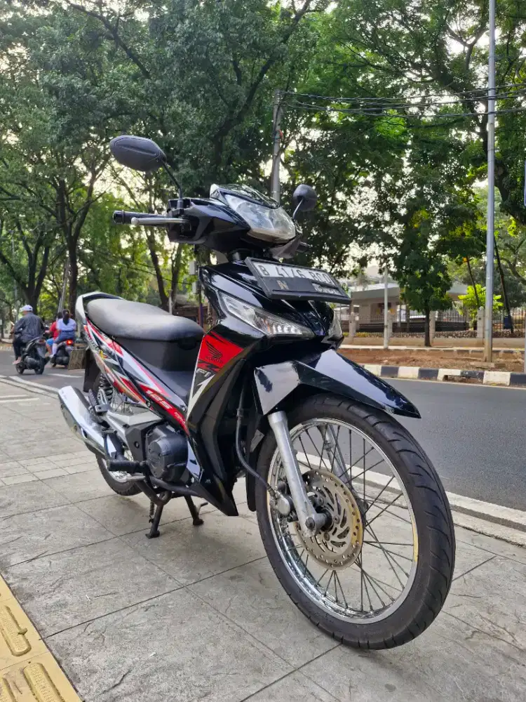 DIJUAL CASH HONDA SUPRA 125 INJEKSI FI THN 2014 PJK IDUP SIAP PAKAI