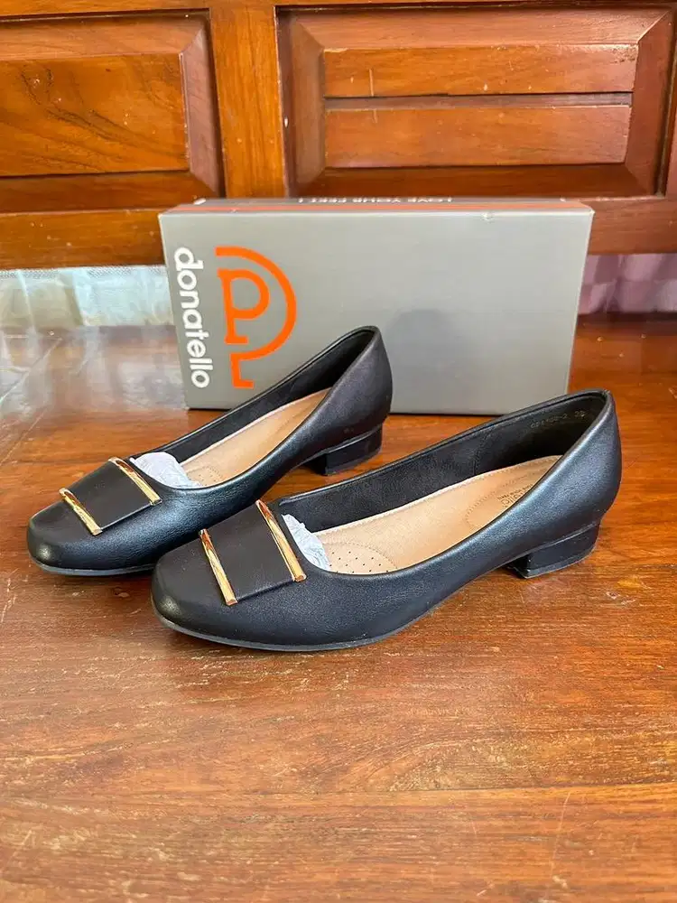 Flatshoes Hitam Donatello