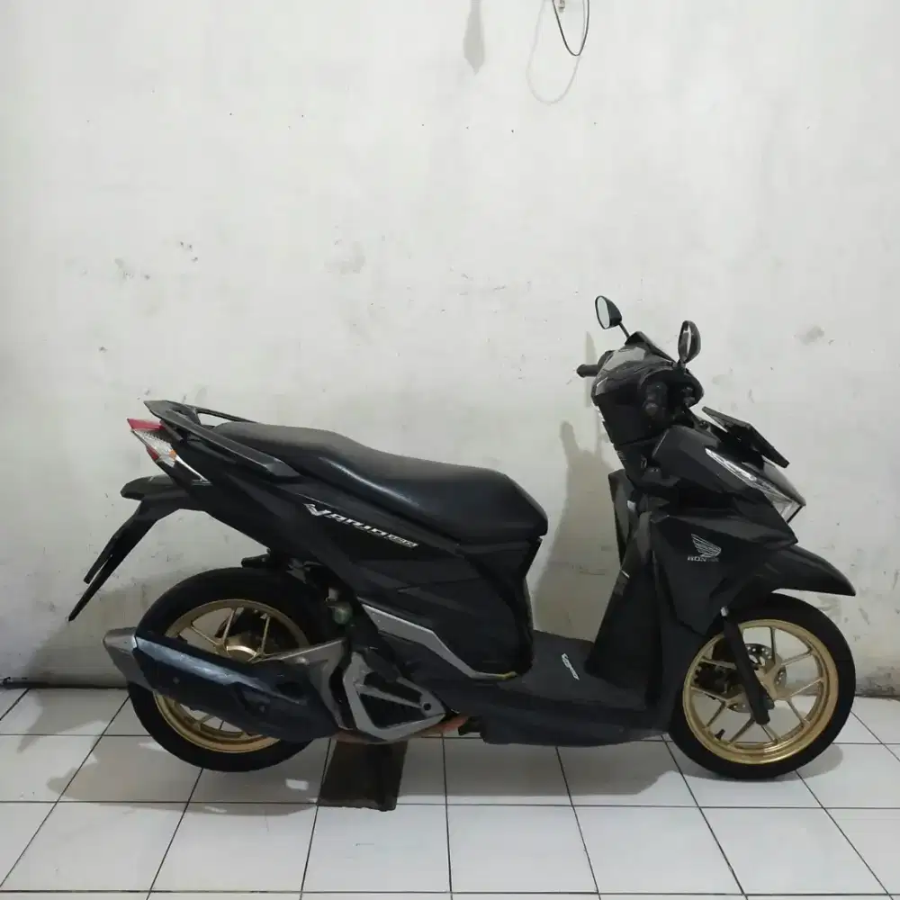 Honda Vario 150 LED OLD 2017 Bagus lengkap Mesin Cakep