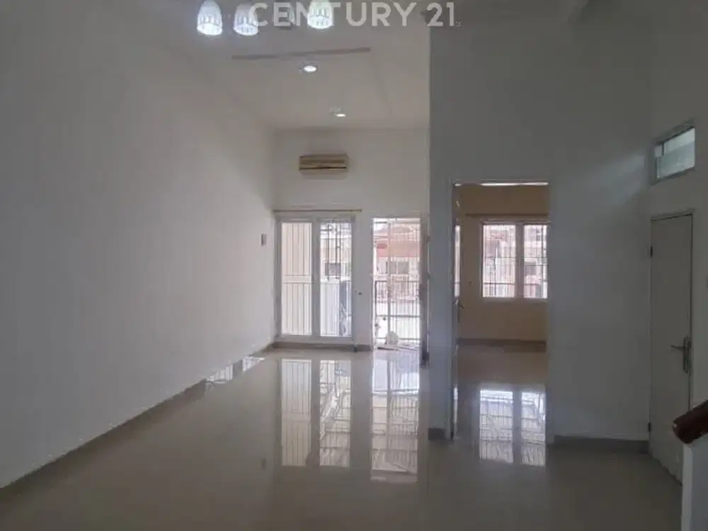 Rumah 2 Lantai, Rapi & Bersih Siap Huni Dekat Mall Kelapa Gading