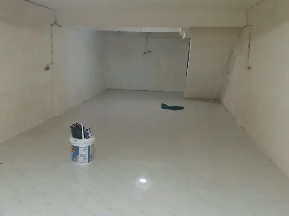 ANA DISEWAKAN RUMAH BARU RENOV DALAM GANG UK 4X18.5M DI JELAMBAR