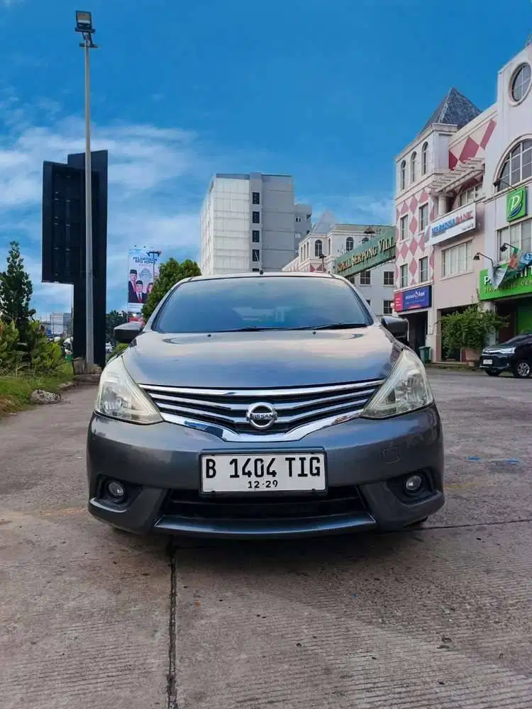 nissan grand livina (2014)