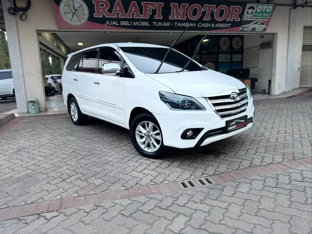 Toyota Kijang Innova 2.0 G AT 2015 Matic Bensin Warna Putih