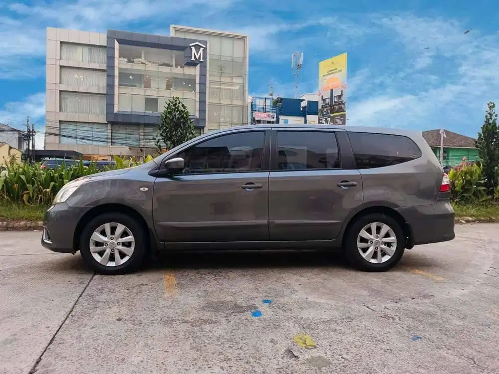 nissan grand livina (2014)