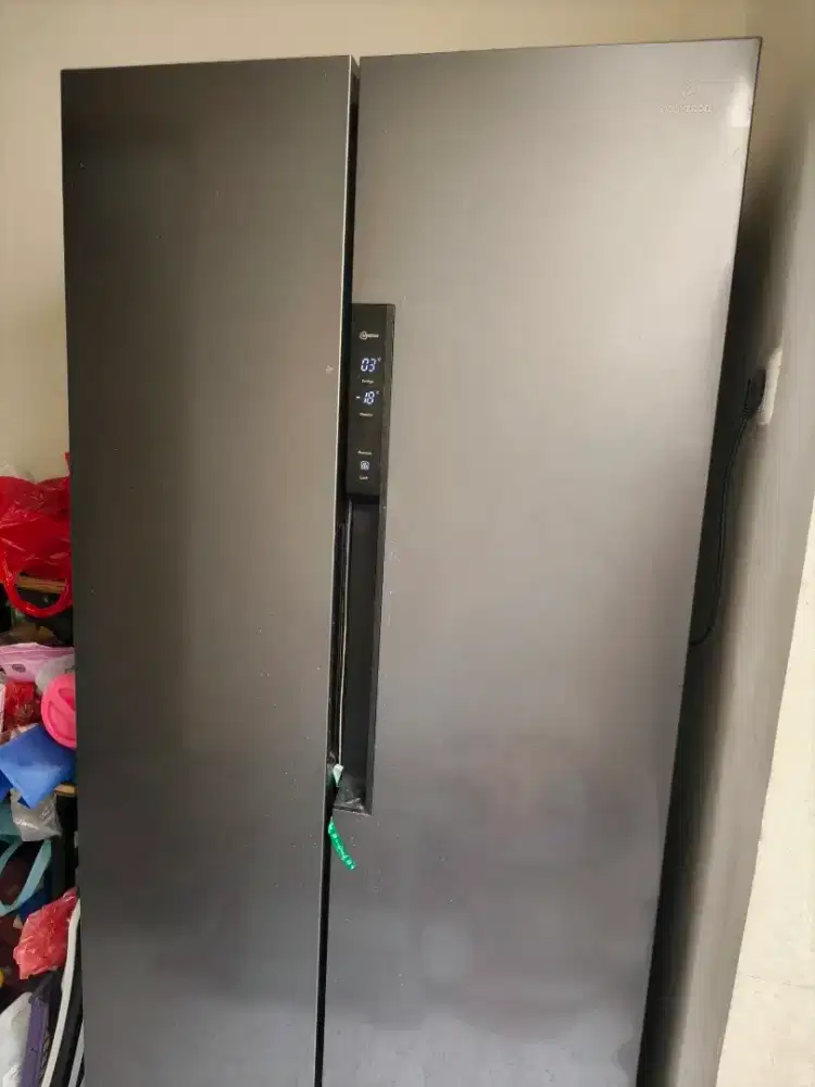 Kulkas polytron side by side