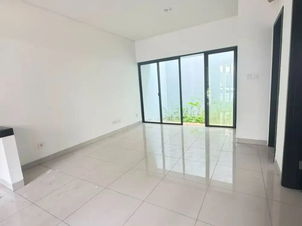 Turun Harga!! Rumah 2 Lantai Siap Huni Cluster Wisteria, Cakung, Jakarta Timur, 030&015
