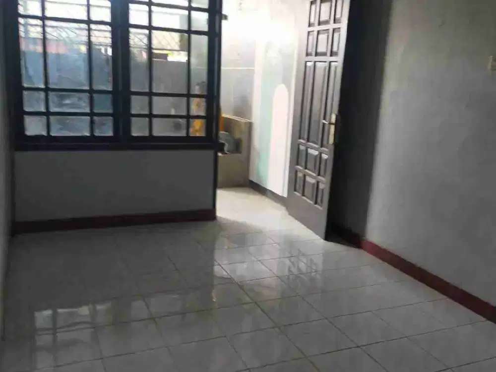 disewakan rumah 1 1/2 lantai di Kopo permai bandung