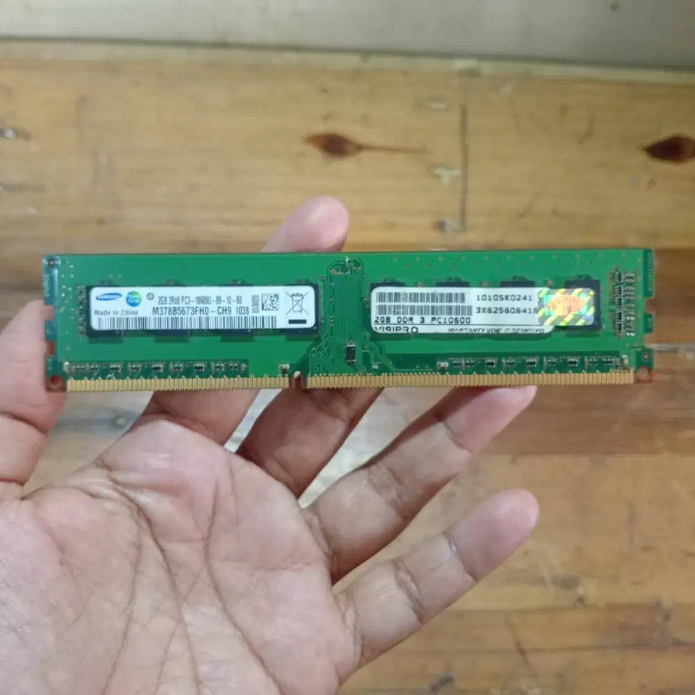 Ram PC 2 GB DDR3 PC3-10600U Samsung