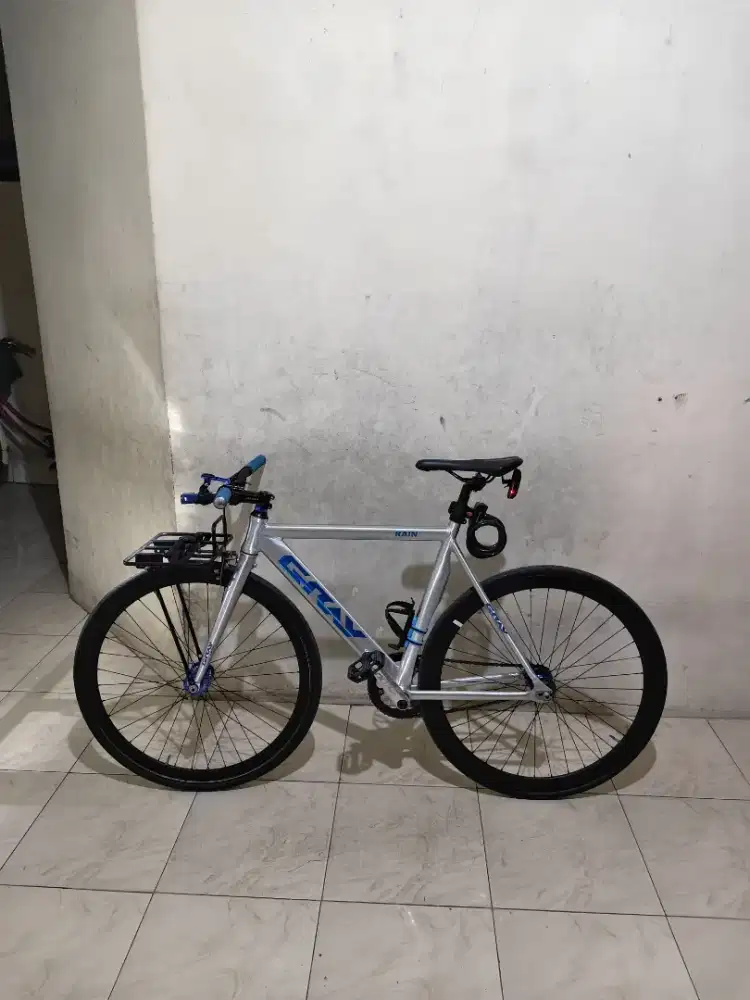 Sepeda fixie gray rain