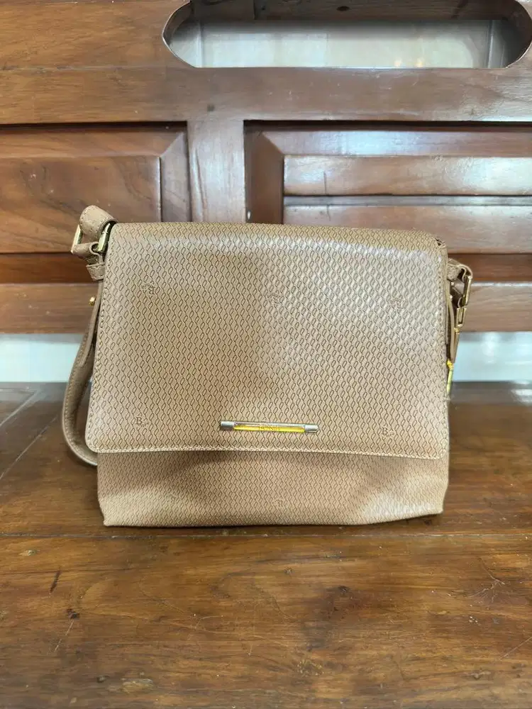 Tas Cream Bonia