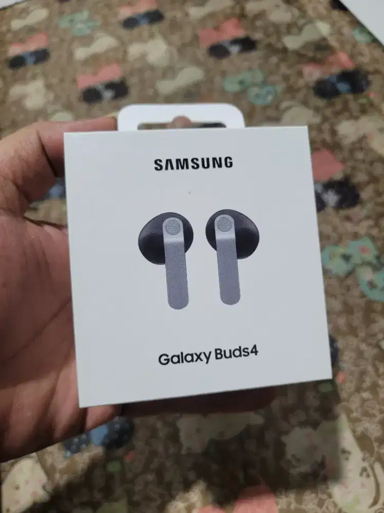 Samsung galaxy Buds 4 masih baru