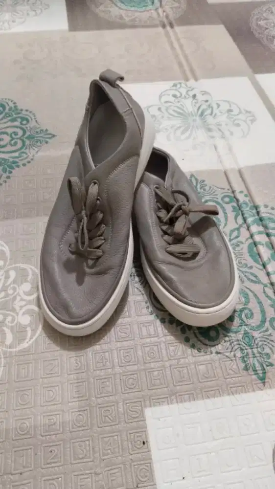 jual sepatu bekas