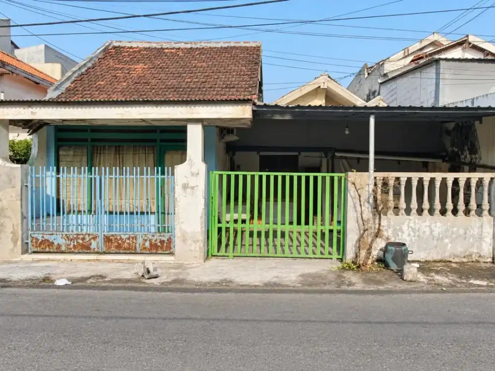 Dijual Rumah di Jalan Petemon Surabaya Pusat