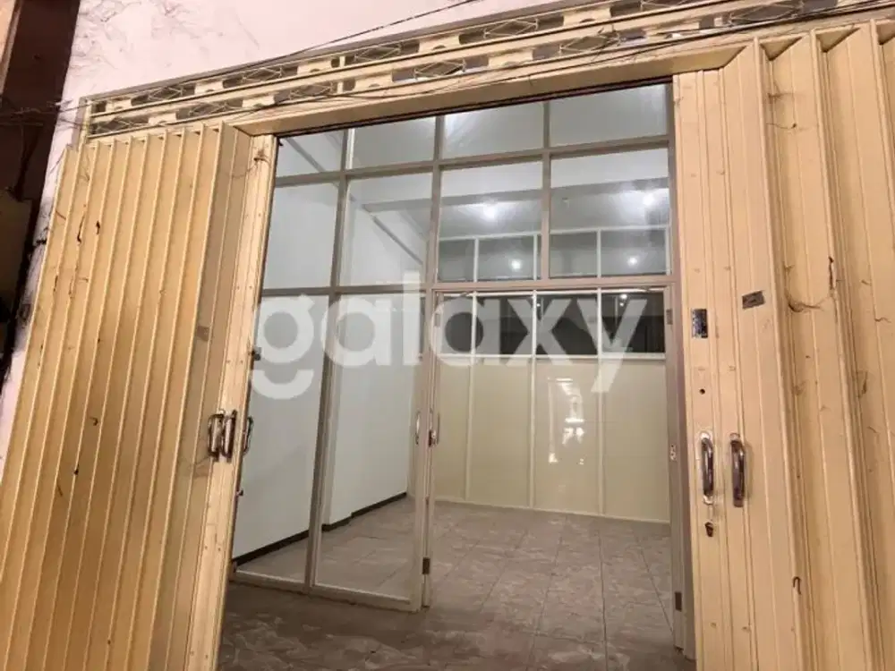Ruko Jalan Karet Surabaya 3 Lantai Hadap Timur