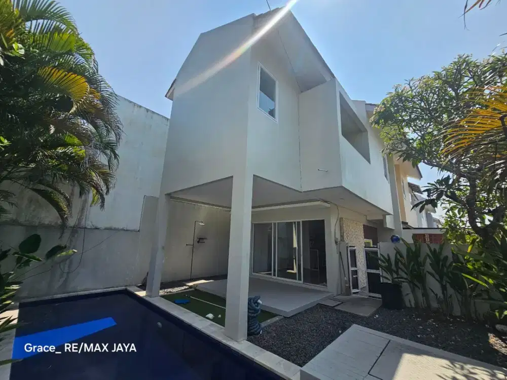 Rumah Semi Furnished Dekat Gwk Dijual di Puri Gading, Jimbaran