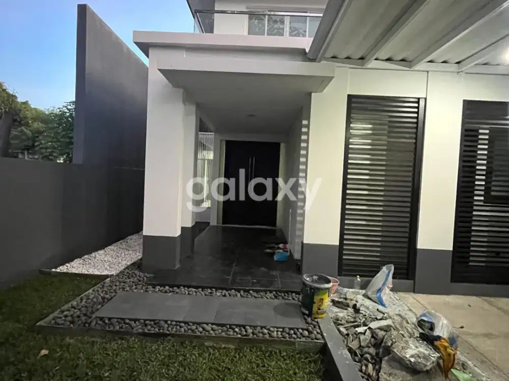 Rumah Graha Natura Surabaya 2 Lantai Hadap Utara