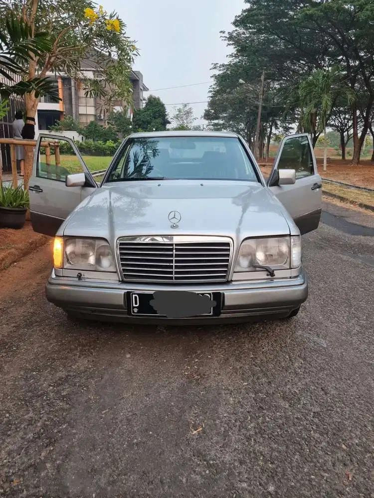 Mercedes-Benz E320 1996 Bensin