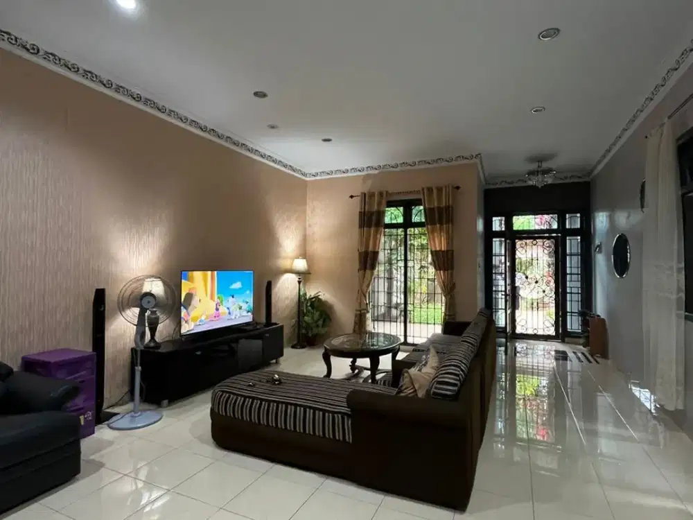 DIJUAL VILLA MEWAH KOMPLEK GRAHA METROPOLITAN - HELVETIA