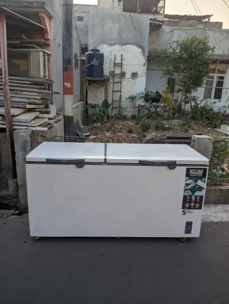 FREEZER BOX PINTU 2 MERK GEA