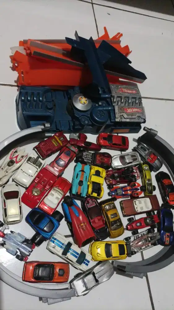 jalur dan mobil hotwheels kota bogor