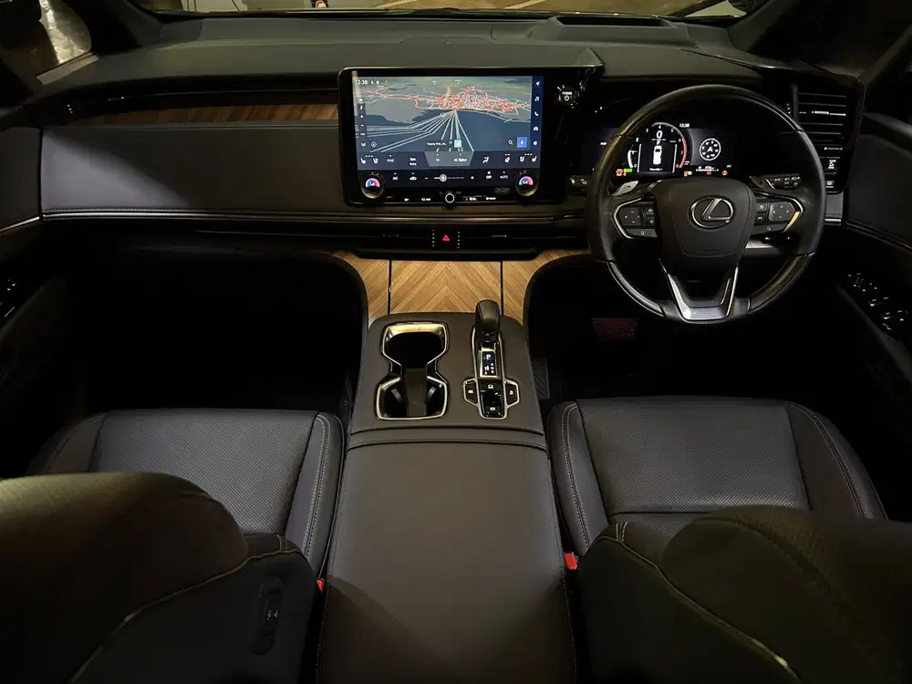 Lexus LM350 Hybrid LM350H 2026 Hitam 7-Seat Km7rb B126SLT Nik 2025