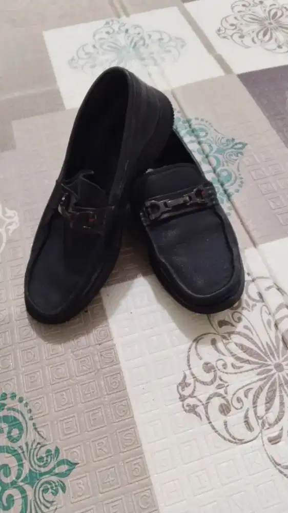 jual sepatu bekas