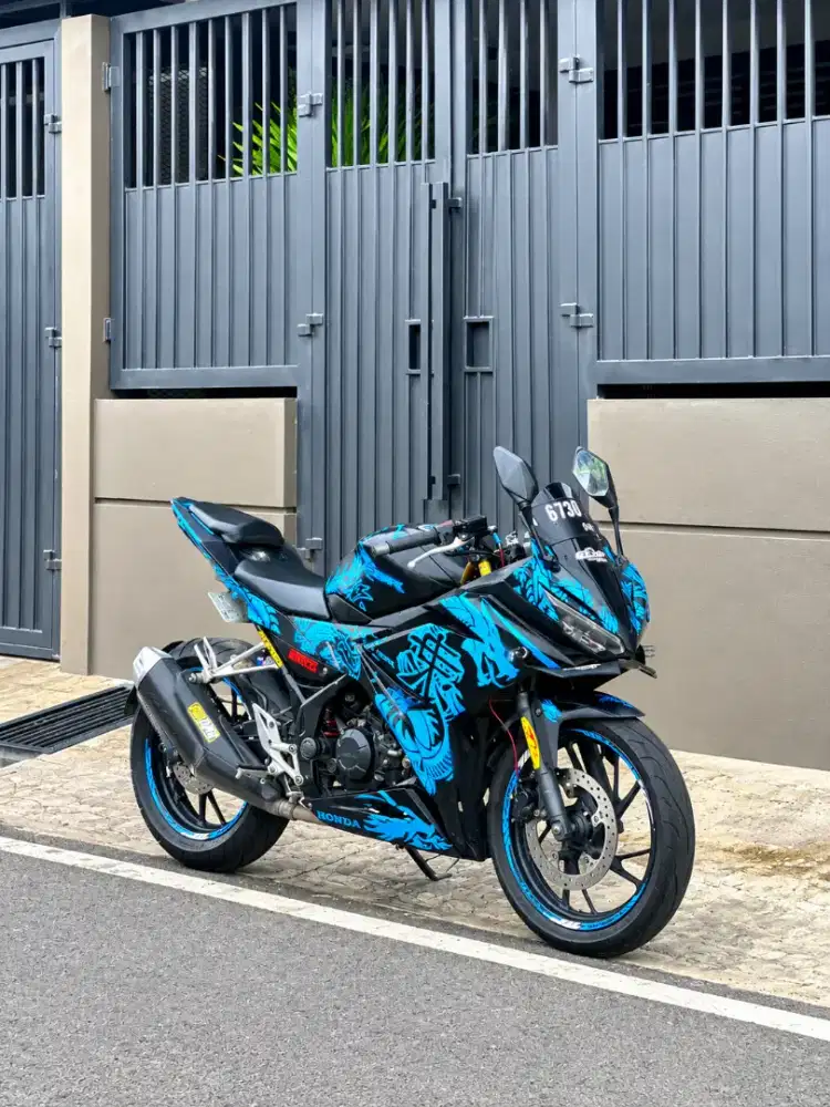 Honda CBR 150R 2016