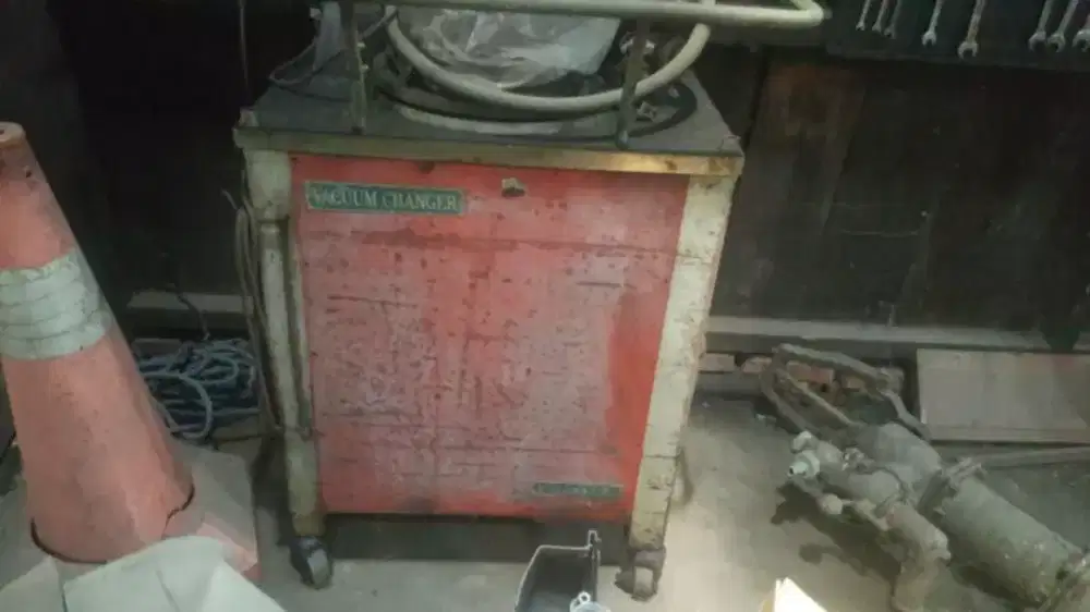 Vacuum Oil Charger / Alat pengganti oli vacuum
