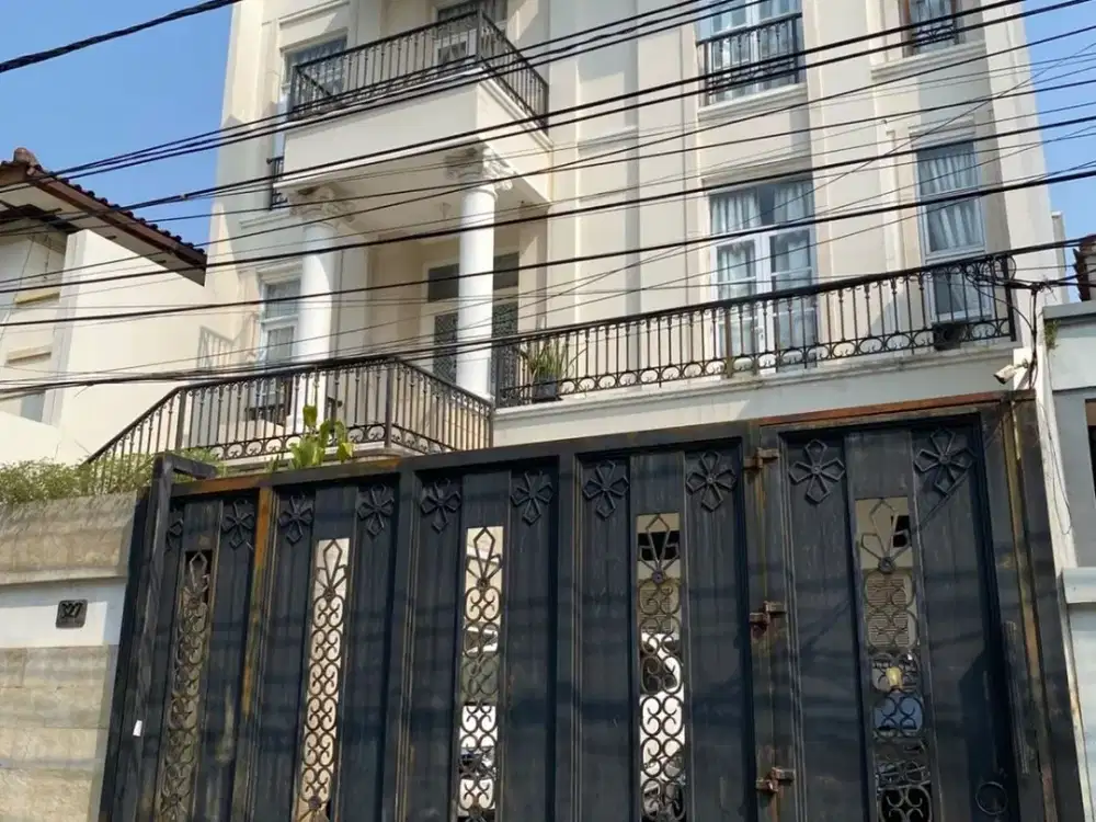 Rumah Duri Kepa Tiga Lantai, Rooftop dan Parkir Lega