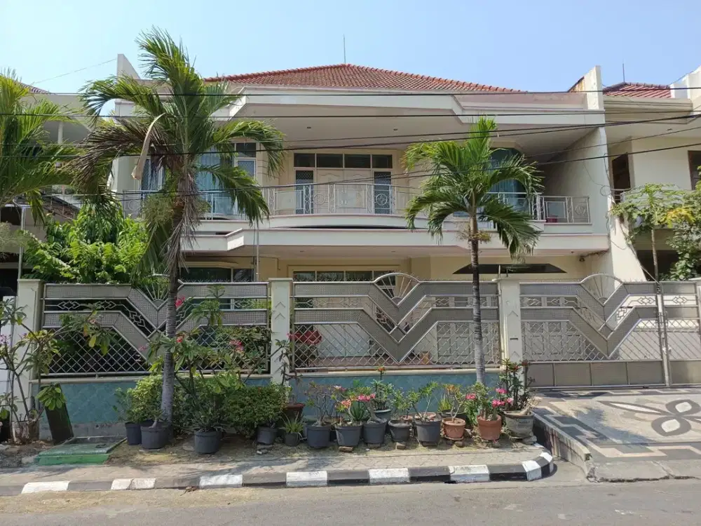 Dijual Rumah Istimewa & Strategis di Raya Sutorejo Prima, Sby