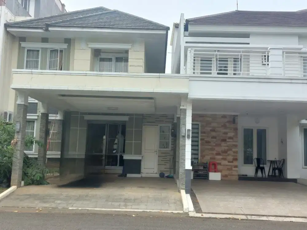 RUMAH 2 Iantai depan taman dalam cluster di KOTA WISATA CIBUBUR