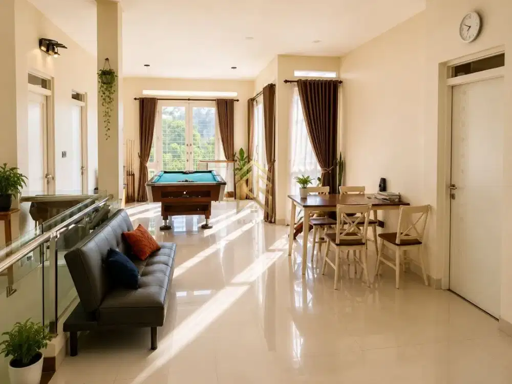 HOT DEAL Rumah Mewah Depan Taman Eksklusif di Turangga Lengkong