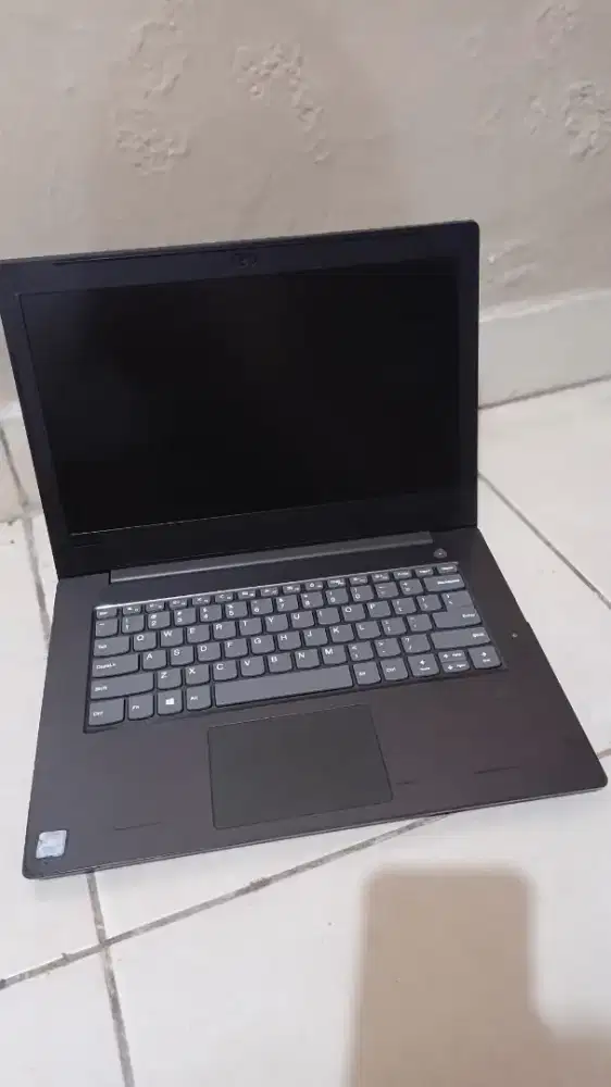 Dijual laptop core i5 gen 8 SSD 256