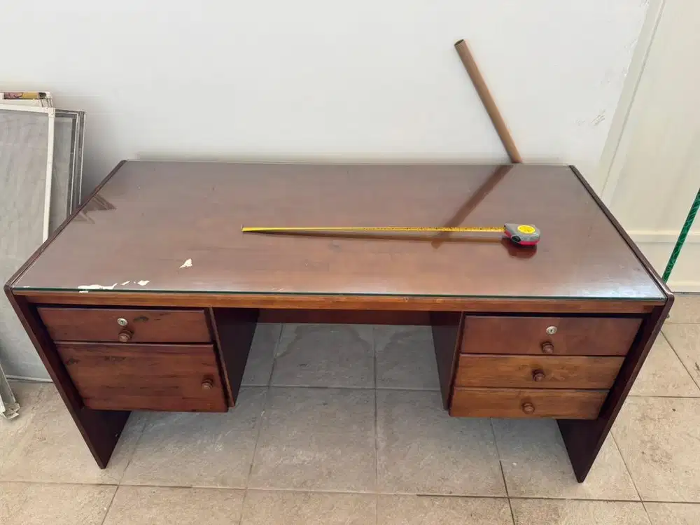 Meja kantor, meja kerja, meja komputer