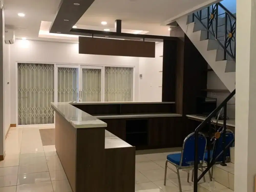 Ruko Lokasi Strategis dan Ramai di Harapan Indah Bekasi