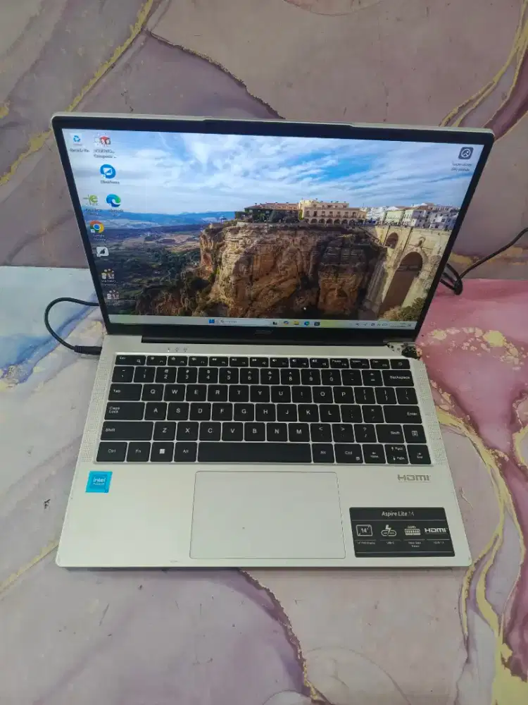 Laptop kamera second CEK DESKRIPSI