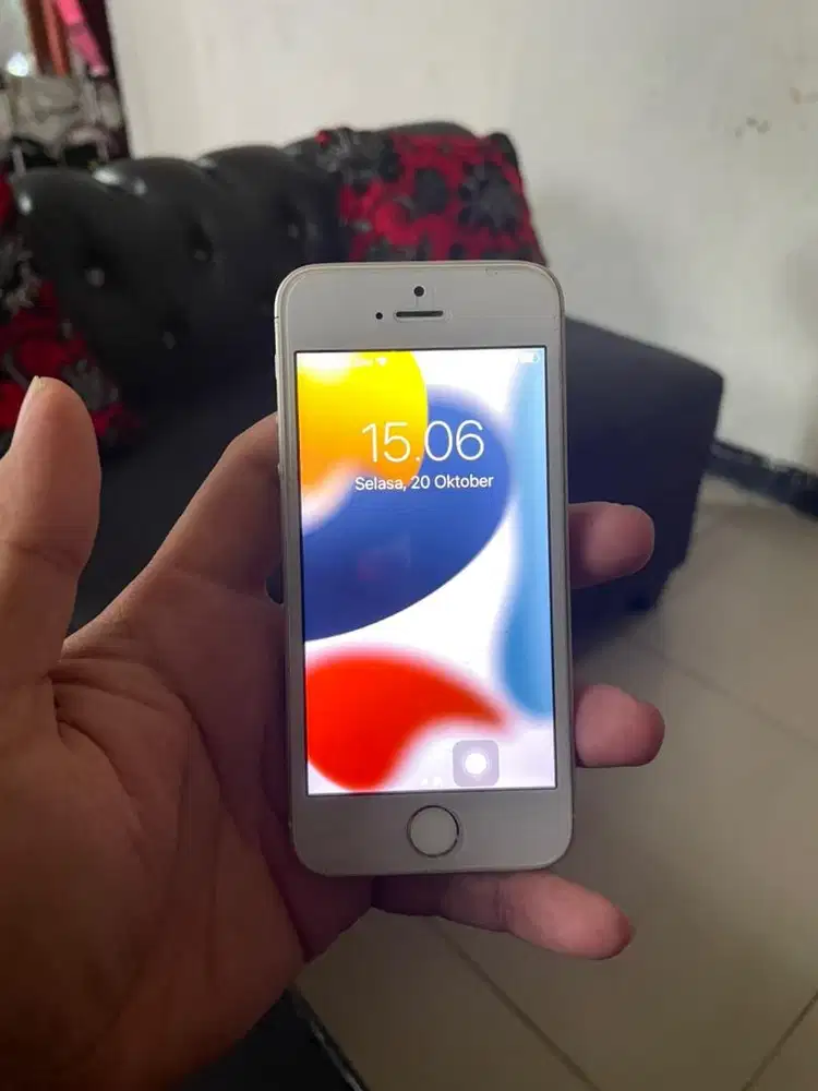 IPHONE SE 1 64 GENERASI PERTAMA