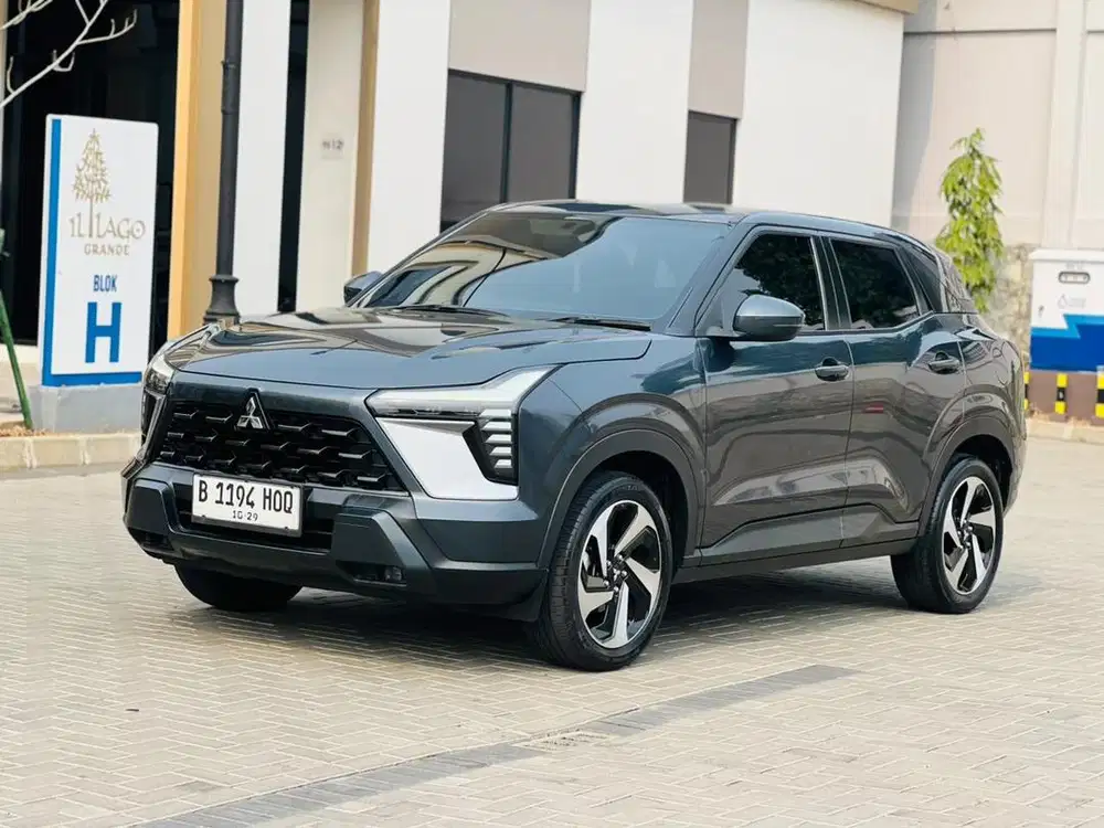 Mitsubishi Xforce Ultimate 2024, Abu abu Km 20rban