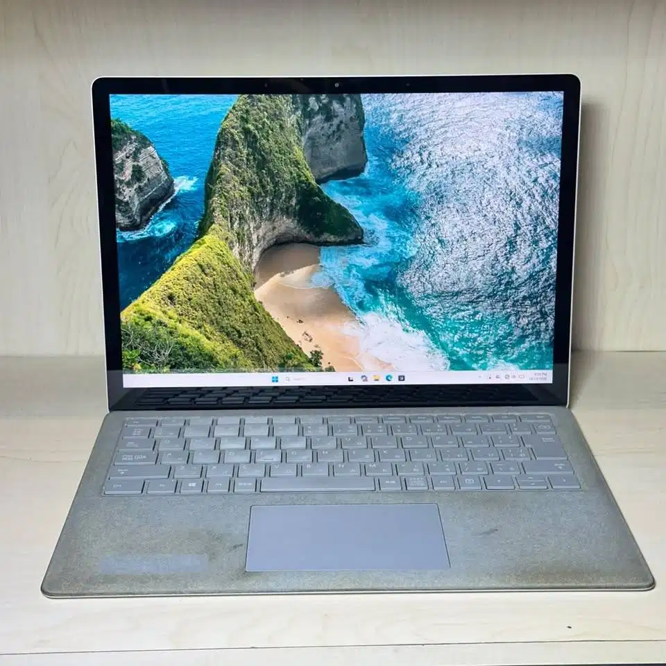 Laptop premium Microsoft Surface Laptop 2 Core i5-8250U Touchscreen 2K