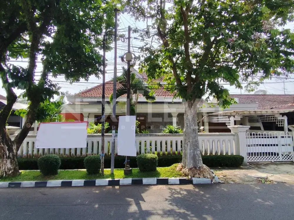 Rumah Klasik Tengah Kota Ijen Malang