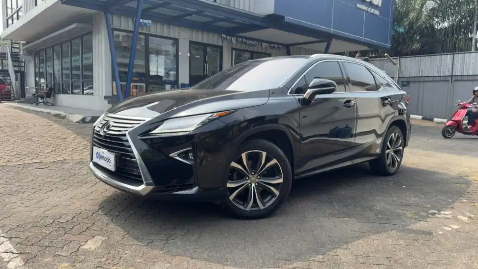 KM Rendah - Lexus RX200t 2.0 Luxury 4x2 Bensin-AT 2016