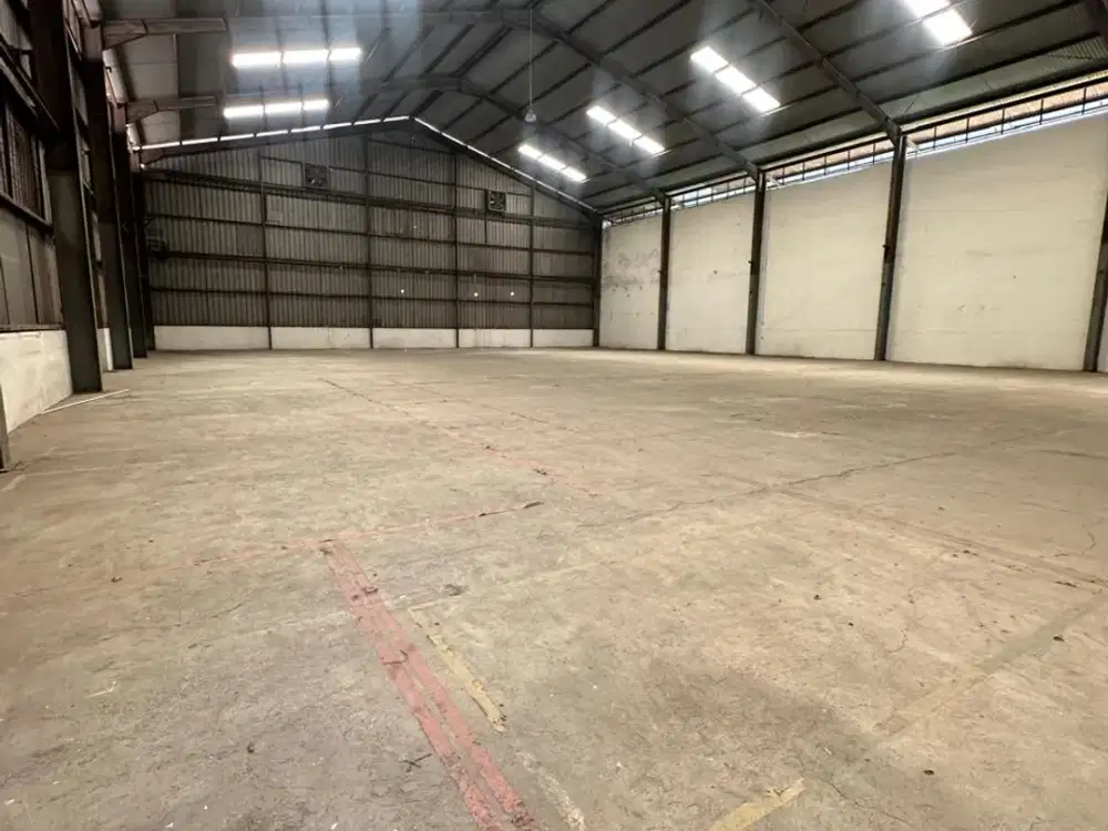 Disewakan Gudang Peta Barat Kalideres, LB 1.770M², Siap Pakai, Rp 1.7 M/Thn