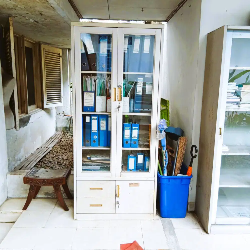 KRISBOW - Lemari Arsip 5 Pintu Warna Krem