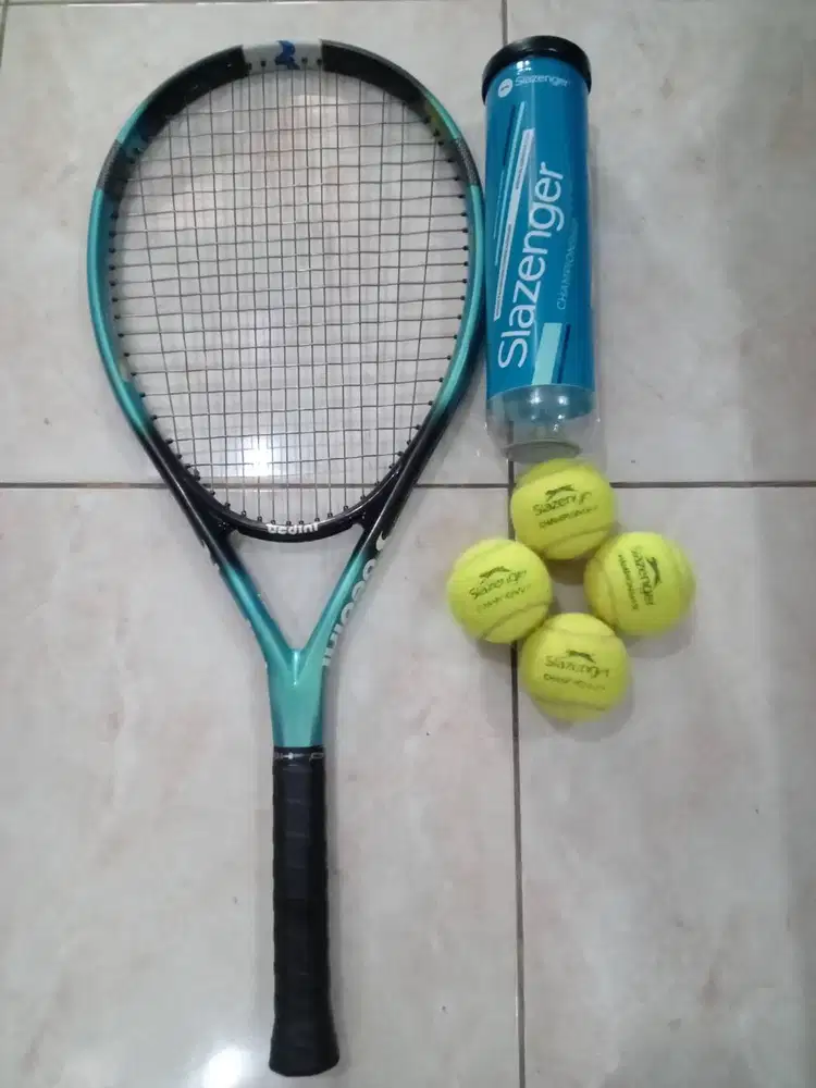 Dijual reket tennis Merek Bedini + 4 bola