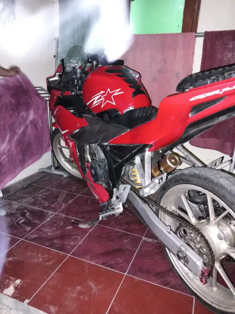 Jual CBR 150Cc Lokasi Ciputat jaksel Kumplit BPKB STNK