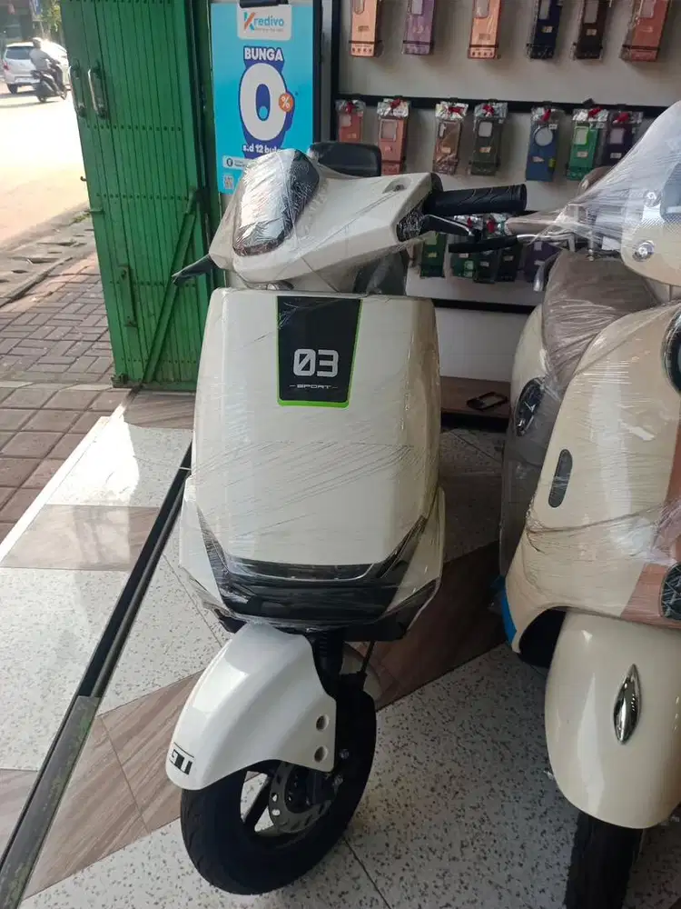 SELIS  YADEA GT 03
