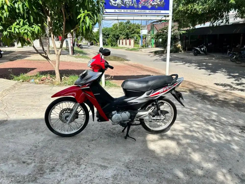 Di jual honda Revo tahun 2006