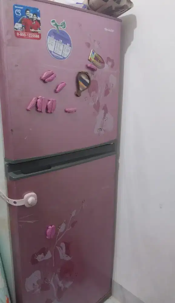 Di jual kulkas bekas SHARP