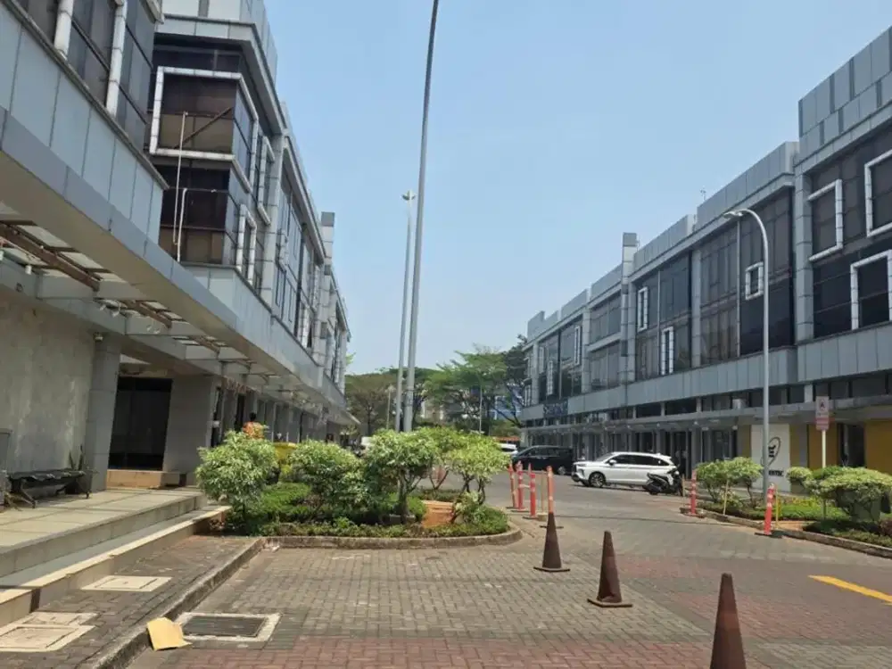 DISEWAKAN Ruko 3,5 Lantai dengan Lokasi Strategis untuk Berbagai Bidang Usaha di Ruko Avenue, JGC, Cakung